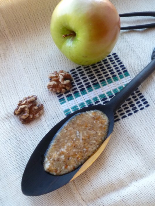 romaineapplecucumberitalianparsley salad with pomegranate seeds 012