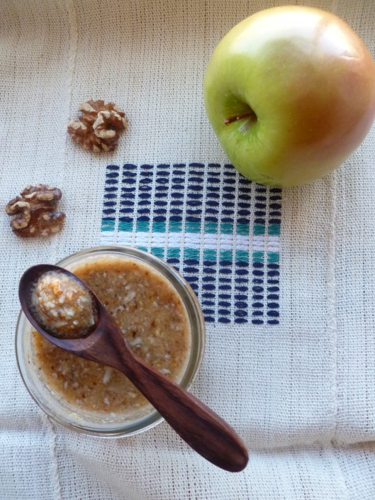 romaineapplecucumberitalianparsley salad with pomegranate seeds 020
