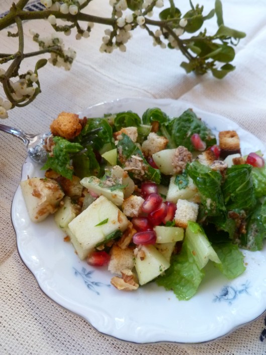 romaineapplecucumberitalianparsley salad with pomegranate seeds 036