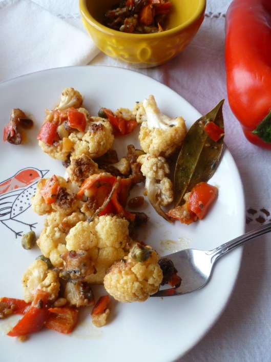 cauliflower with creamcaperspinenutsraisines 017