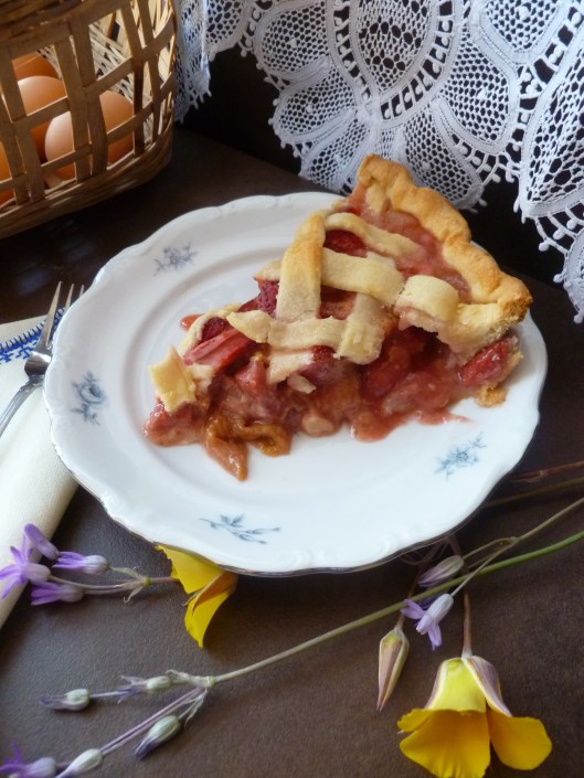 whole milk and strawberryrhubarbpie all 015