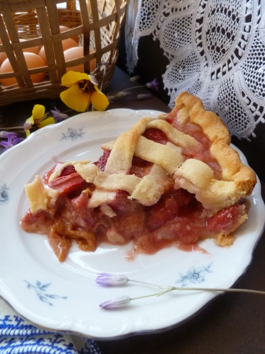 whole milk and strawberryrhubarbpie all 018