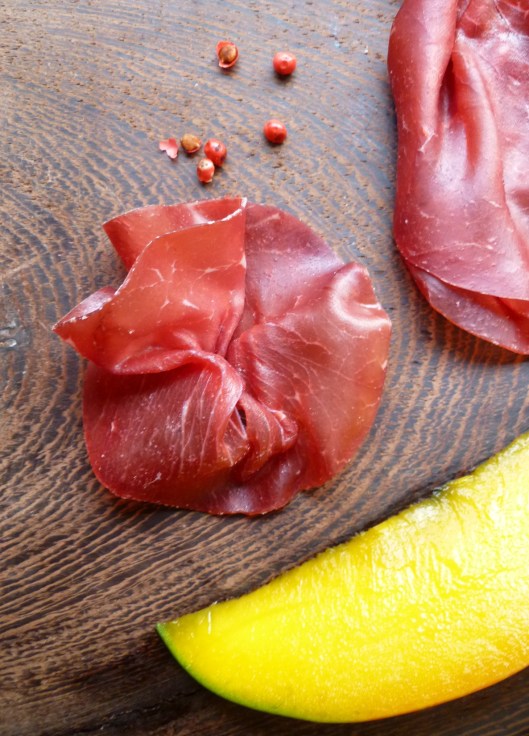 Braesola with mango caramelized wine baies roses last touch 011