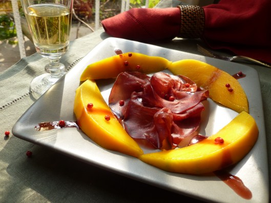 Braesola with mango caramelized wine baies roses last touch 046