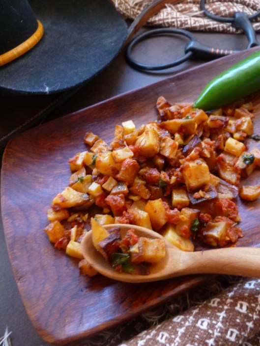 bravas potatos and buffalo burgersangelbiscuits finished 007