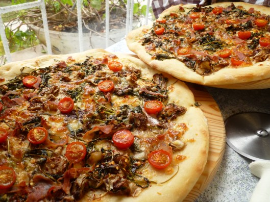 plate leaf decoration and sitrfry greens pizzas 023